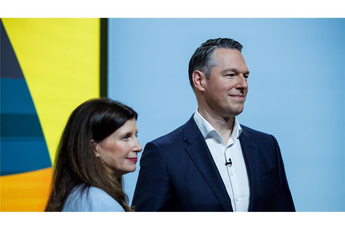 Commerzbank-Chefin Bettina Orlopp und Finanzvorstand Carsten Schmitt legen die Jahreszahlen für 2025 vor.