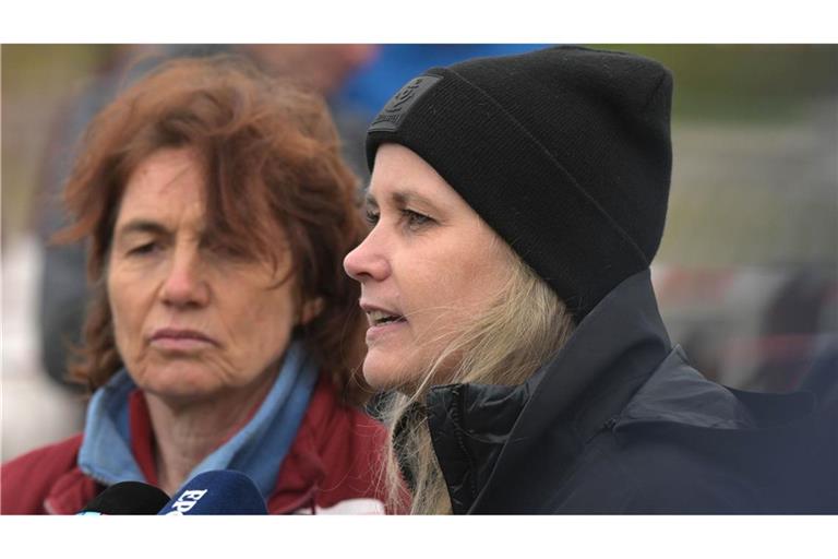 Constanze von der Meden von der privaten Rettungsinitiative für den gestrandeten Wal in der Ostsee sagt, es gibt einen Plan B für den Fall, dass der Wal sich selbst freischwimmt.