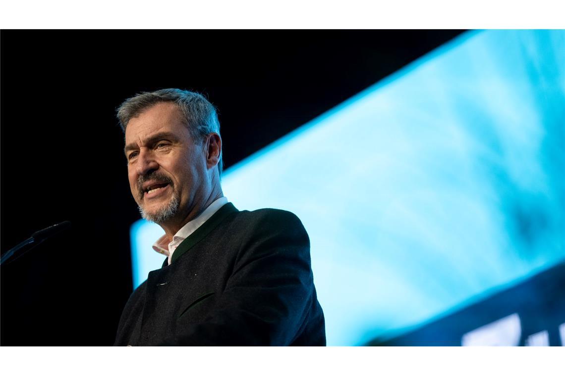 Söder: EU-Verbrennerverbot gefährdet Hunderttausende Jobs CSU-Chef Söder meint: "Ohne Auto droht ein Kollaps."