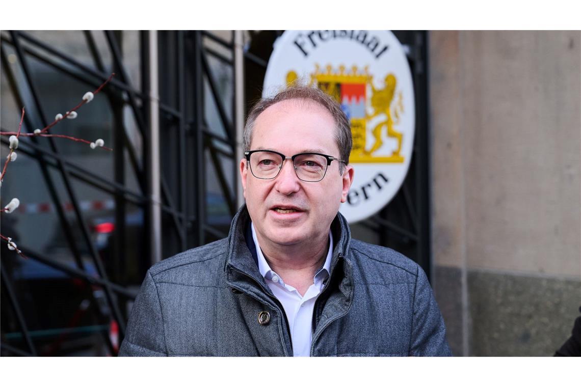 Verfassungsschutz erwartet neue russische Einflussversuche CSU-Landesgruppenchef Alexander Dobrindt nimmt an den Koalitionsverhandlungen teil. Wann die neue Koalition steht, ist noch offen. Der Verfassungsschutz rechnet bis zur Regierungsbildung mit weiteren russischen Störversuchen.