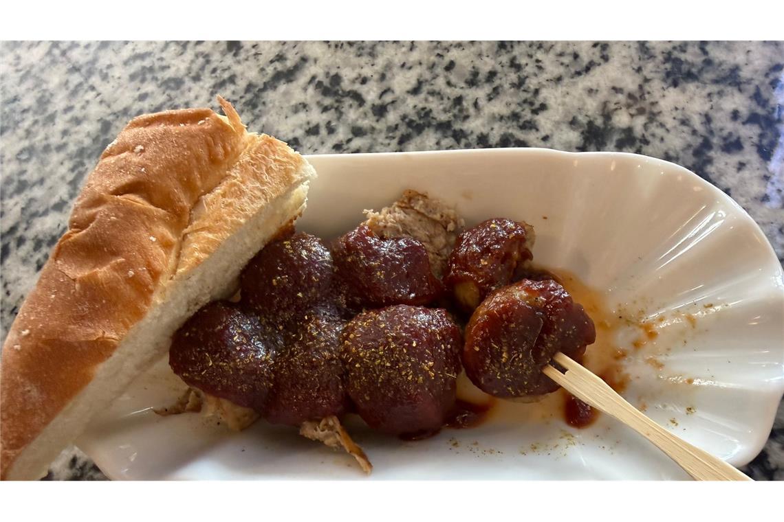 Currywurst ist in Kenia bisher unbekannt gewesen.
