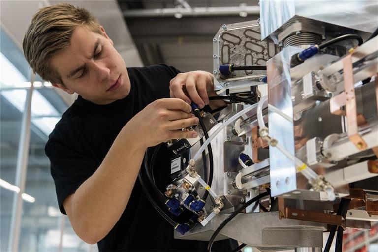 Da eröffnen sich neue Geschäftsfelder: Lasertechnologie – wie hier von Trumpf – wird auch in der Rüstungswirtschaft gebraucht.
