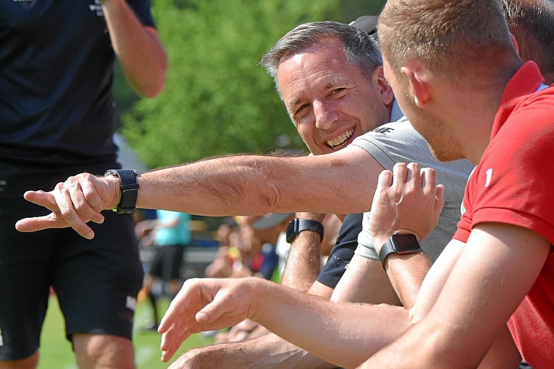 Marc Erdmann: „Wir werden wieder eine schlagkräftige Truppe haben“ Da geht es lang: Marc Erdmann hat als sportlicher Leiter der TSG klare Vorstellungen davon, was nach dem Klassenverbleib und den schmerzhaften Abgängen zu tun ist. Foto: Tobias Sellmaier