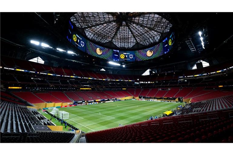 Dach zu: Im imposanten - und vor allem - klimatisierten Stadion von Atlanta kämpfen die Bayern gegen Paris um den Einzug ins WM-Halbfinale.