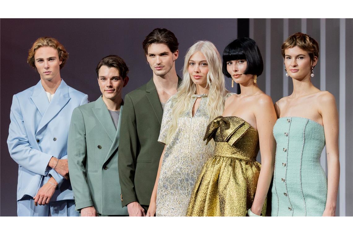 Daniela und Moritz sind Jubiläums-"Topmodels" Daniela und Moritz setzten sich knapp gegen die übrigen vier Finalistinnen und Finalisten durch.