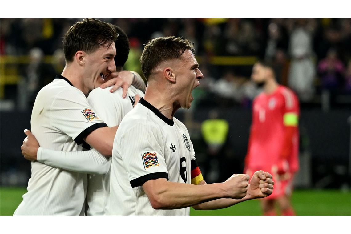 „Der Balljunge bekommt aber auch was von der Siegprämie“ Dank der erfolgreichen ersten Hälfte zieht die deutsche Mannschaft in das Halbfinale der Nations League ein.