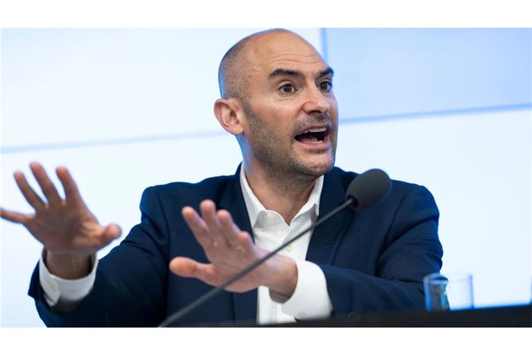 Danyal Bayaz (Grüne) sieht kaum Spielraum für Entlastungen oder weitere Ausgaben (Archivbild).