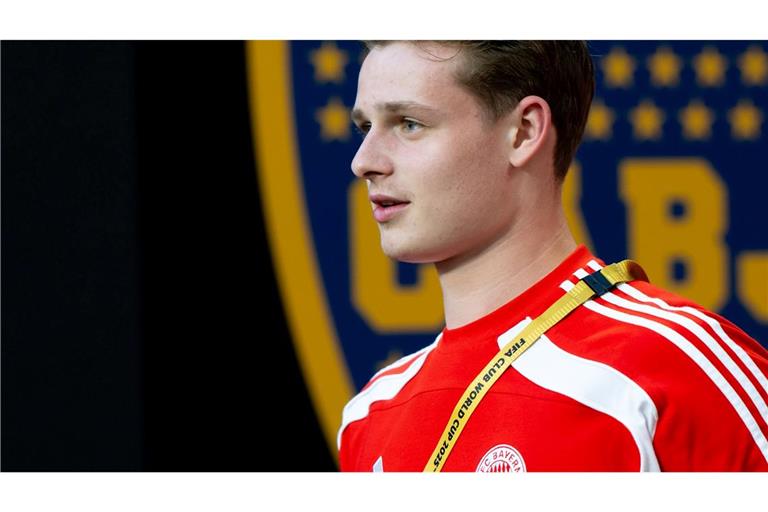 Darf Jonas Urbig mal im Tor ran?