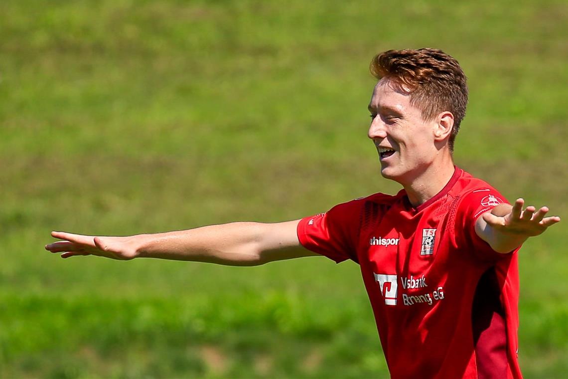 TSG-Fußballer endgültig in der Oberliga zurück Darf mit der TSG Backnang die Rückkehr in die Oberliga bejubeln: Loris Maier. Der WFV-Verbandstag beschloss am Samstag mit großer Mehrheit, in Württemberg die Fußballsaison abzubrechen. In jeder Liga steigt der Erste auf, Absteiger gibt es keine. Foto: A. Becher