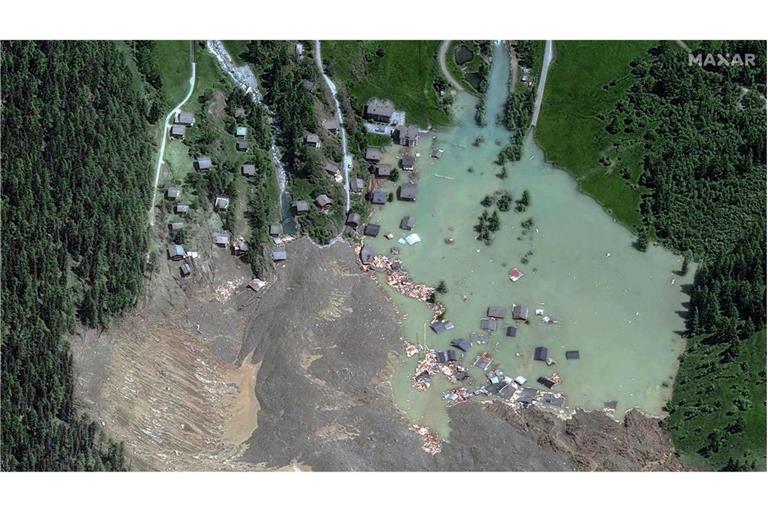 Das Abtauen des Permafrosts führt zu Rissen im Fels. Das könnte, so die Vermutung von Geologen, den Vorfall im Kanton Wallis  verursacht haben.