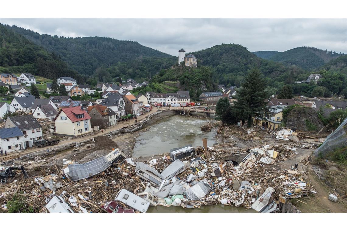 Bund will künftig besser vor Extremwetter warnen Das Ahrtal nach der Flutkatastrophe. (Archivbild)