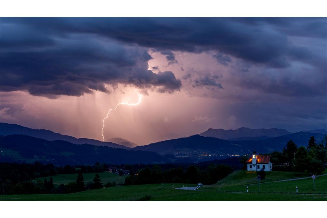 Das Alpenvorland ist in der Regel besonders gewitterreich. (Archivfoto)
