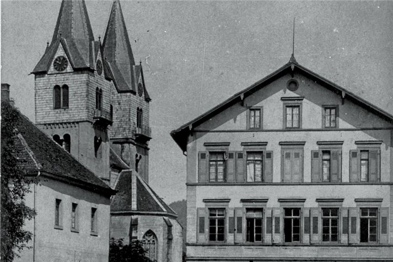 Das Amtshaus Klosterhof (aufgenommen 1950) war früher Volksschule, dann Progymnasium. Foto: Stadtarchiv 