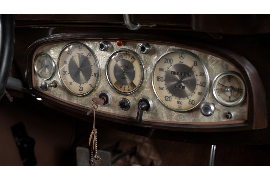 Warum ein Sammler für diesen vergammelten Mercedes 9,3 Millionen Dollar zahlte Das Armaturenbrett des 1935 gebauten Autos.