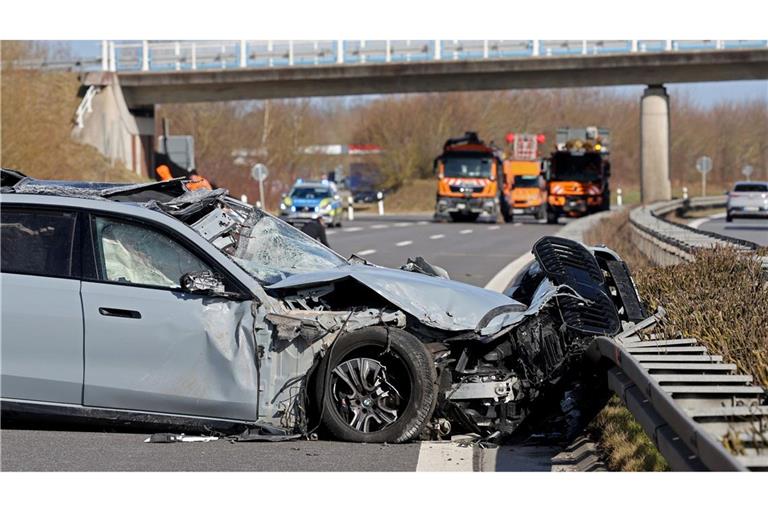 Das Auto des Verkehrsministers überschlug sich bei dem Unfall.