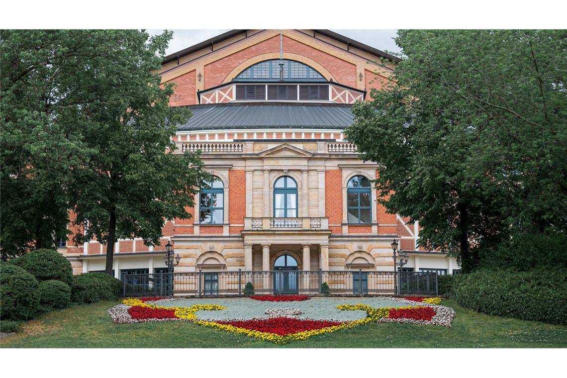 Es gibt noch Tickets für die Bayreuther Festspiele Das Bayreuther Festspielhaus öffnet am 25. Juli für die diesjährige Spielzeit. (Archivbild)