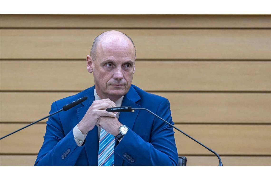 Nach Hakenkreuz-Skandal: Keine Ermittlungen gegen SPD-Politiker Das Beschmieren eines Stimmzettels mit einem Hakenkreuz hat für den Politiker Daniel Born (SPD) keine juristischen Konsequenzen. (Archivbild)
