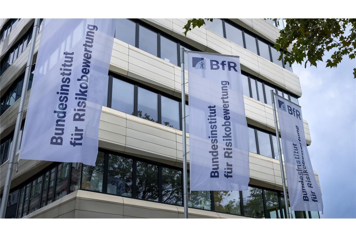 Das BfR sieht bei bestimmten Mandeldrinks ein mögliches Gesundheitsrisiko für Kinder. (Symbolbild)