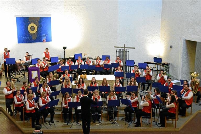 Das Blasorchester der Stadtkapelle unter der Leitung von Tobias Haussig zeigt sich beim Konzert in Hochform. Foto: E. Klaper
