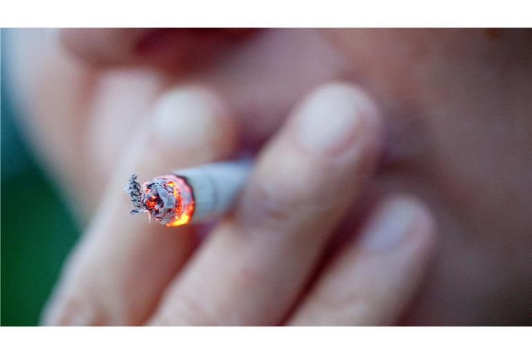 Das britische Parlament hat ein Gesetz verabschiedet, das den Verkauf von Tabakprodukten schrittweise verbietet. (Symbolbild)