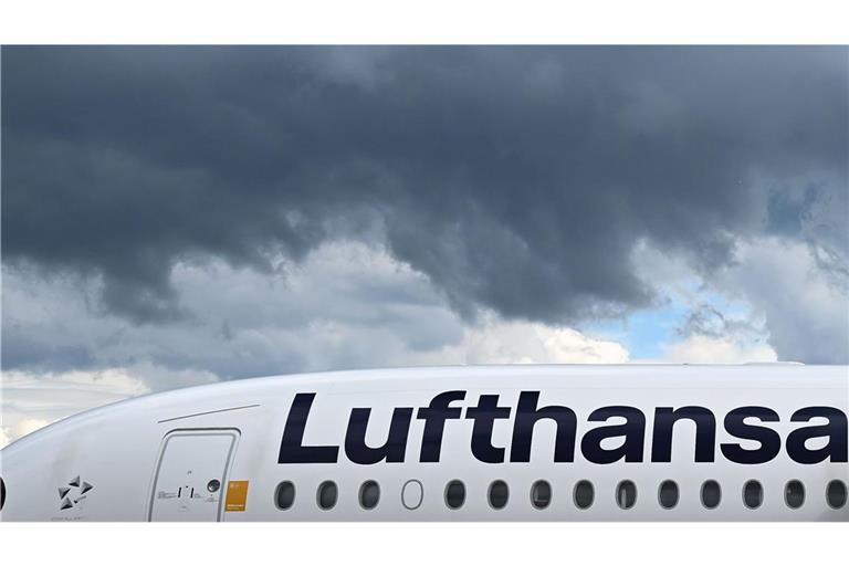 Das Bugfahrwerk einer Lufthansa-Maschine knickte am Frankfurter Flughafen ein. (Symbolbild)
