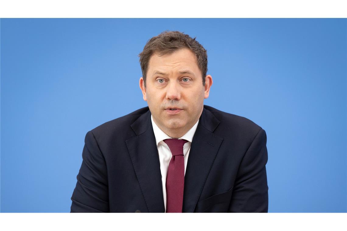 Brüssel steht Deutschlands Mega-Schulden-Plänen nicht im Weg Das Bundesfinanzministerium hat den mittelfristigen finanzpolitisch-strukturellen Plan im Juli in Brüssel eingereicht.