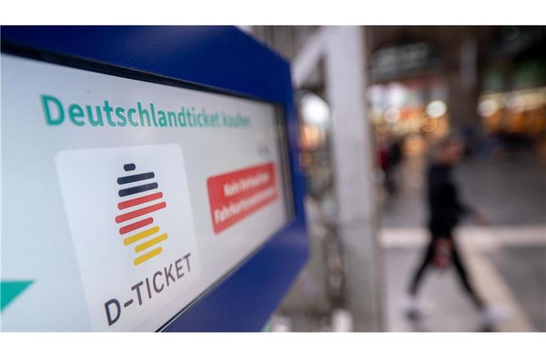 Das Deutschlandticket könnte im Jahr 2027 wieder teurer werden. (Symbolbild)