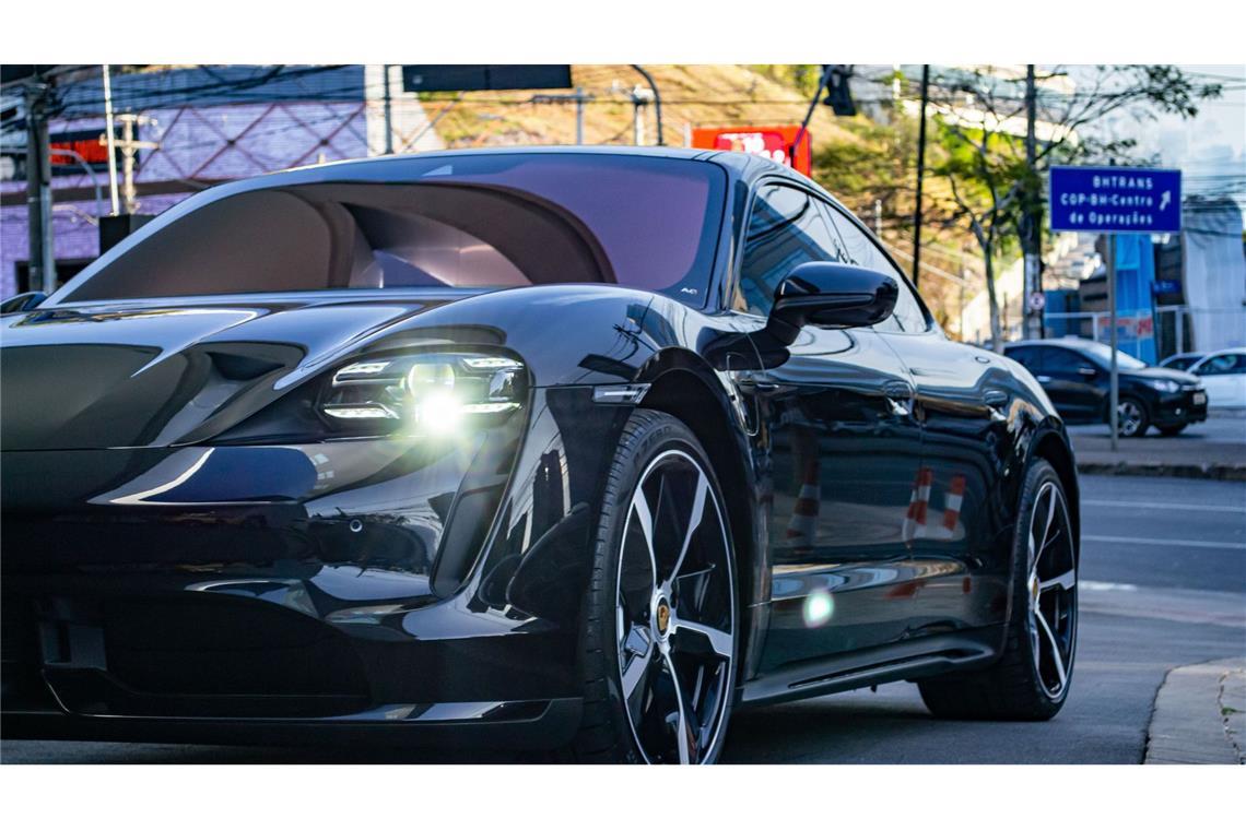 Deshalb verabschiedet sich Porsche von der zweistelligen Rendite Das E-Flaggschiff, der Taycan, ist derzeit das Sorgenkind des Sportwagenherstellers Porsche.