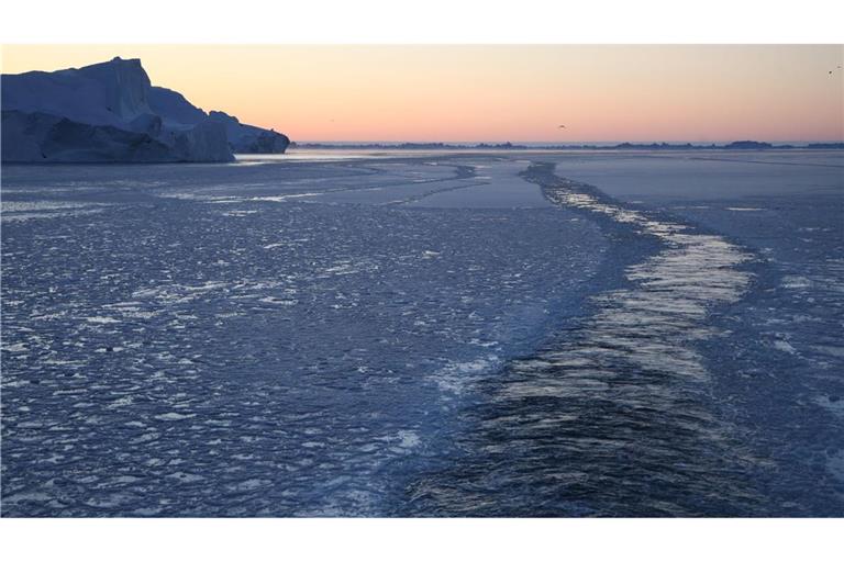 Das Eis über Grönland verringerte sich 2025 im 29. Jahr in Folge. Es schmilzt direkt oder fließt ins Meer. (Illustration)