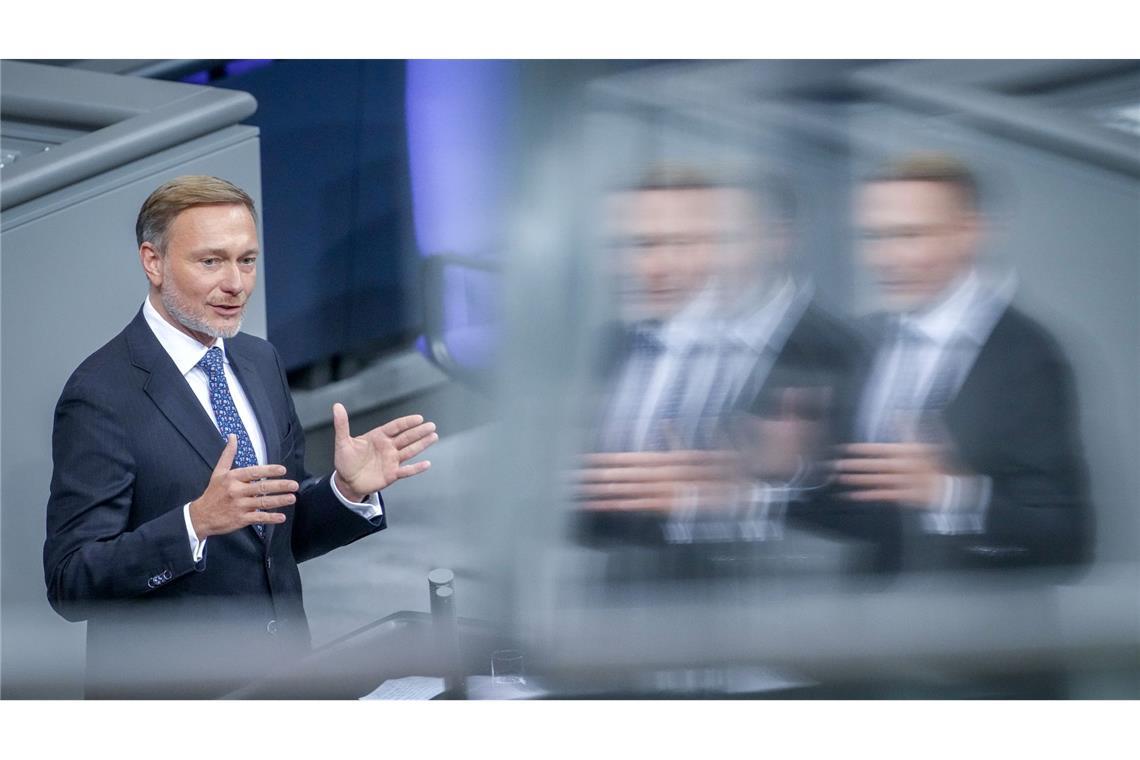 Bundestag beschließt Steuerentlastungen und Kindergeld-Plus Das Entlastungsgesetz stammte ursprünglich aus der Feder von Ex-Finanzminister Christian Lindner (FDP).