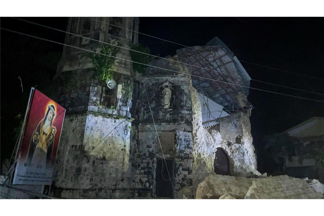 Starkes Erdbeben vor den Philippinen Das Erdbeben hat unter anderem in der philippinischen Provinz Cebu eine Kirche zerstört.