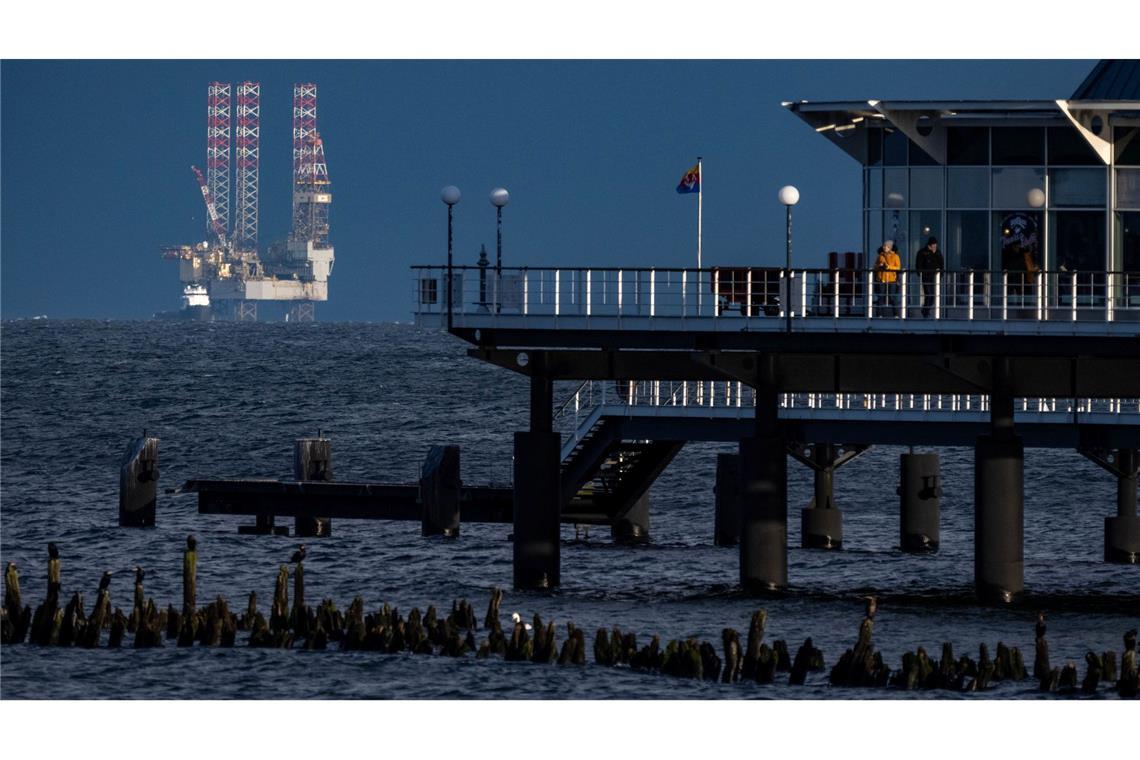 Das Erscheinen einer Bohrplattform in Sichtweite des deutschen Teils der Insel Usedom hatte im vergangenen Jahr für Überraschung gesorgt.
