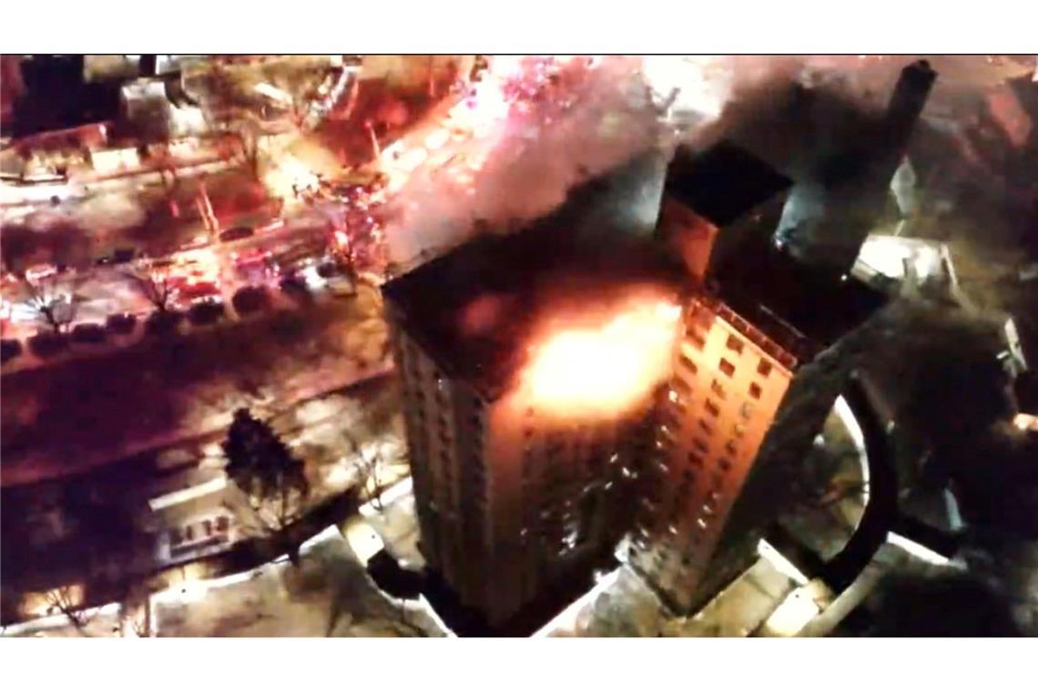 Das Feuer brach nach einer Gasexplosion aus.