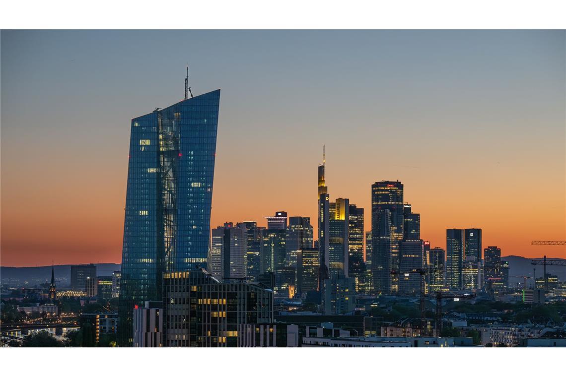 Zahl der Bankfilialen schrumpft schneller Das Filialsterben bei den Banken und Sparkassen in Deutschland setzt sich mit erhöhter Geschwindigkeit fort.