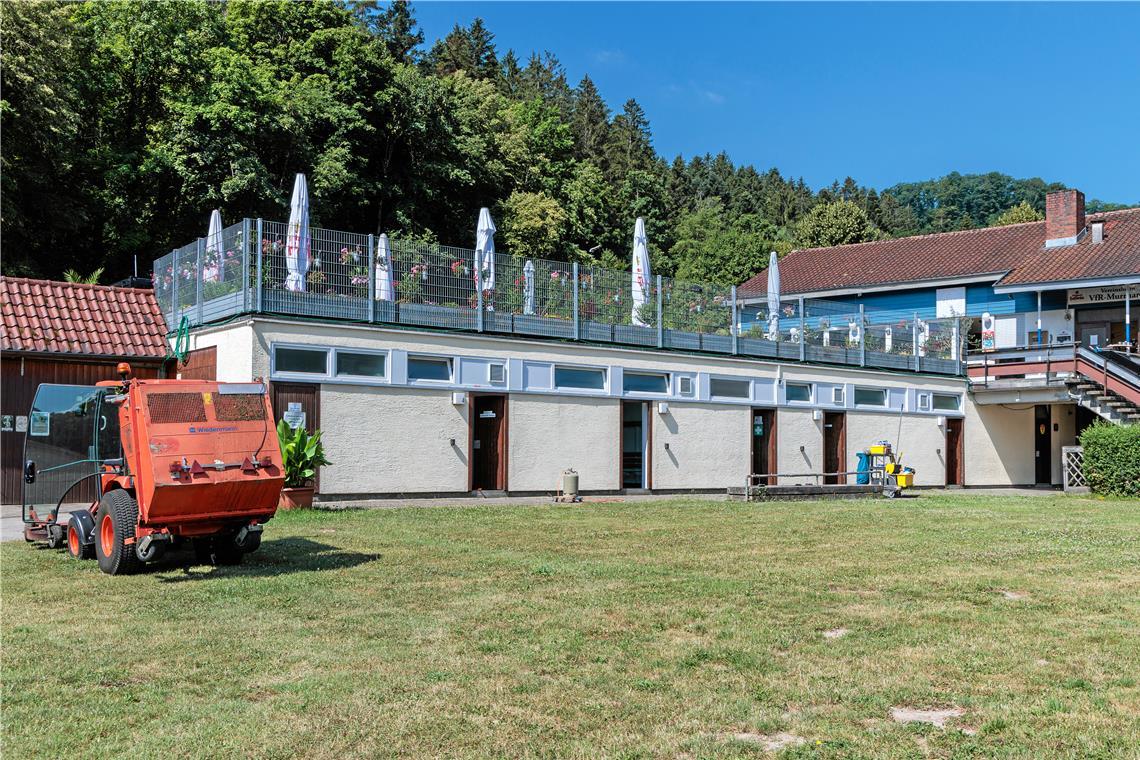 Neue Heizungsanlage fürs Trauzenbachstadion Das Gebäude mit Umkleide- und Sanitärräumen im Stadion braucht eine neue Heizung. Diekünftige Anlage wird auch Wärme fürs VfR-Heim liefern. Foto: Stefan Bossow