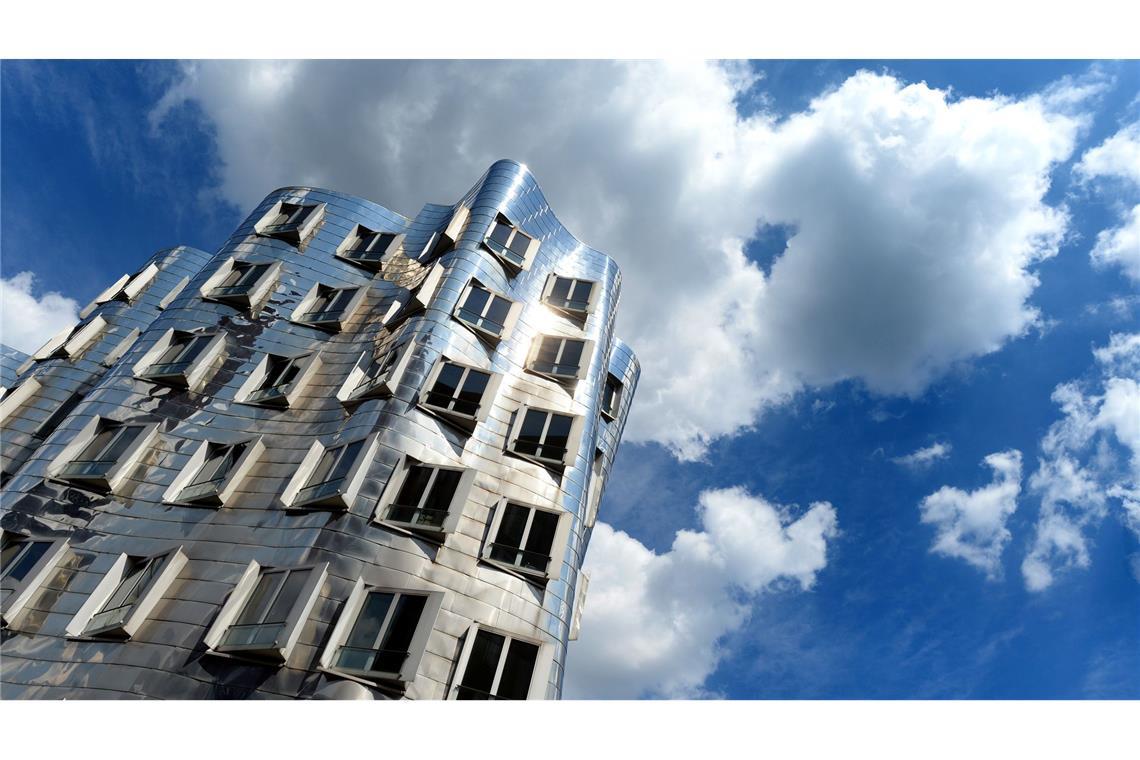 Das Gebäudeensemble "Neuer Zollhof" in Düsseldorf. (Archivbild)