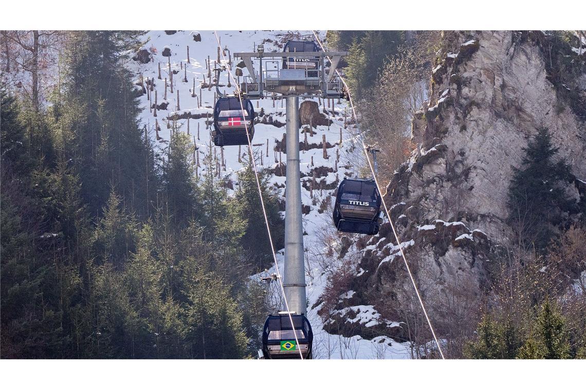 Das Gebiet sei abgelegen, man müsse sich einen Überblick verschaffen, hieß es von der Polizei.