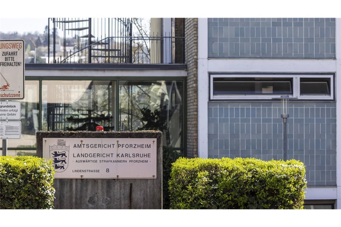 Das Gerichtsverfahren um den Tod eines fixierten Patienten  ist gegen Geldauflagen vorläufig eingestellt (Symbolfoto).