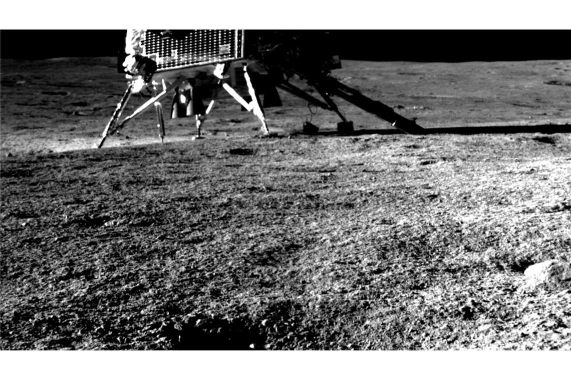 Mehr Eis auf dem Mond Das indische Mondlandegefährt "Vikram" verfügte über ein Sonde, die im Boden Temperaturen messen konnte.
