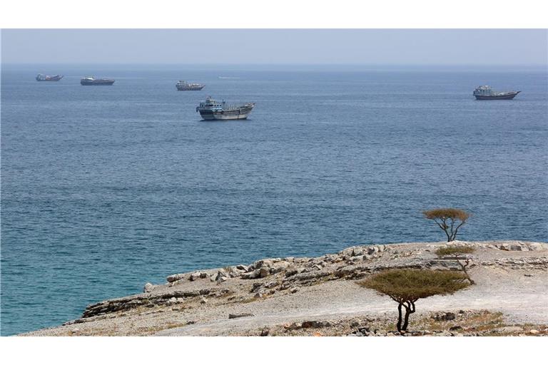 Das iranische zentrale iranische Militärkommando nannte die Kämpfe im Südlibanon sowie Israels Weigerung, sich aus der Region zurückzuziehen, als Gründe für die Schließung der Straße von Hormus.