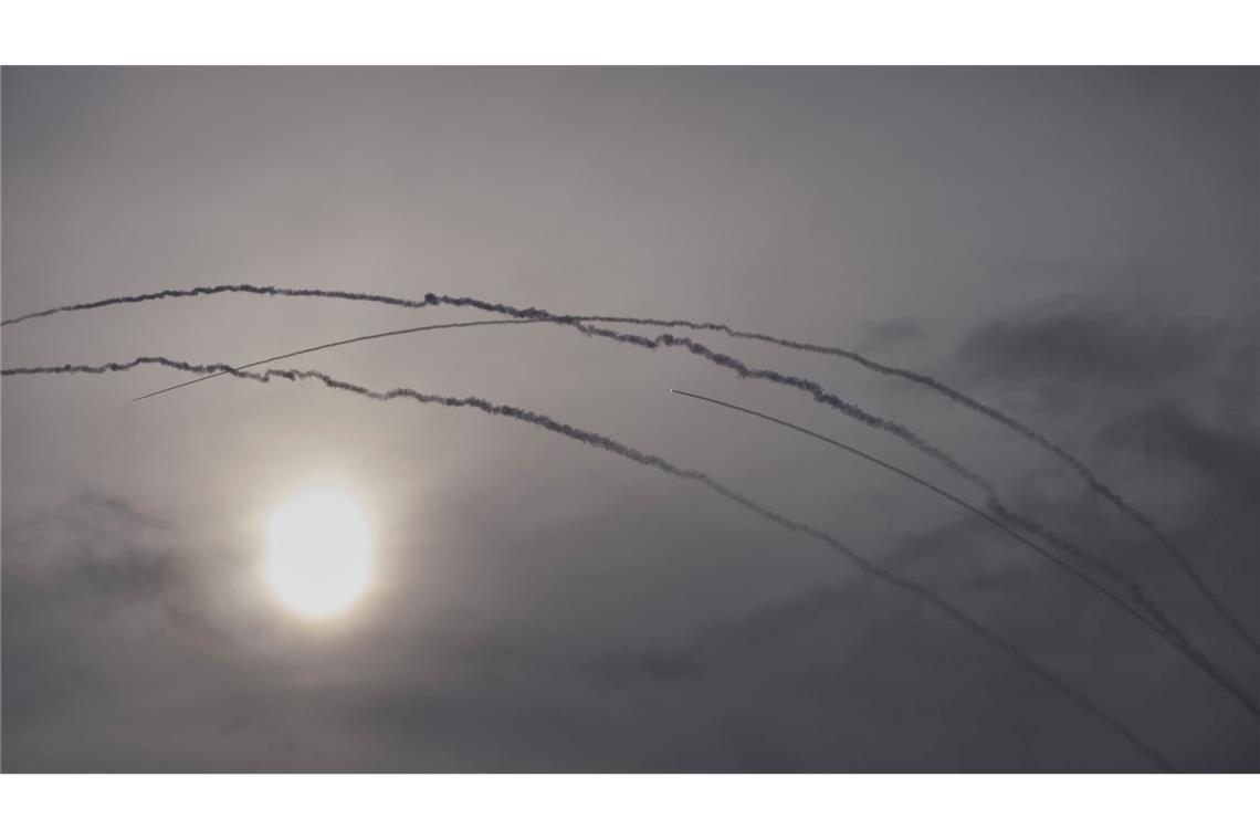 Das israelische Luftabwehrsystem Iron Dome wehrt Raketen aus dem Iran ab.
