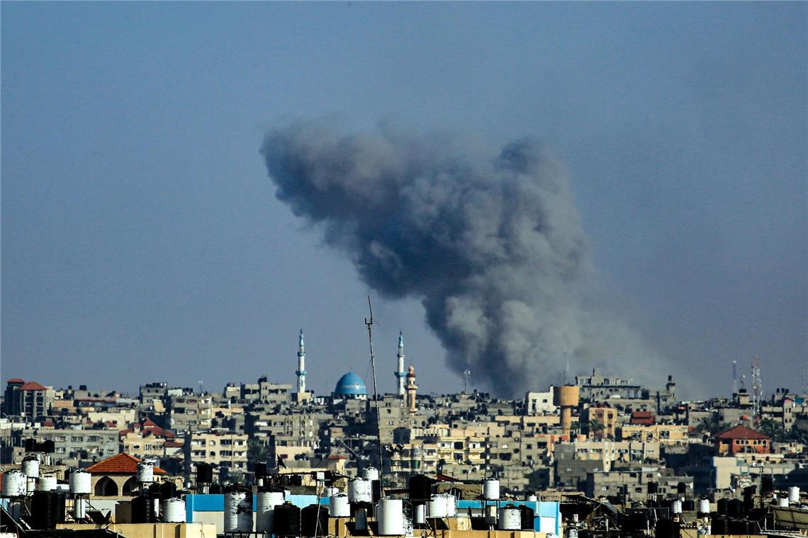 Israels Armee erklärt weitere Hamas-Geisel für tot Das israelische Militär hat eine täglich mehrstündige „taktische Pause“ seiner Aktivitäten im südlichen Teil des Gazastreifens verkündet.