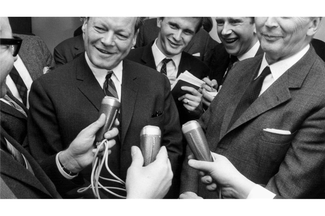 Dobrindt fordert Vertrauensfrage "so schnell wie möglich" Das Kabinett Kiesinger bildete die erste Große Koalition auf Bundesebene. (Archivbild)