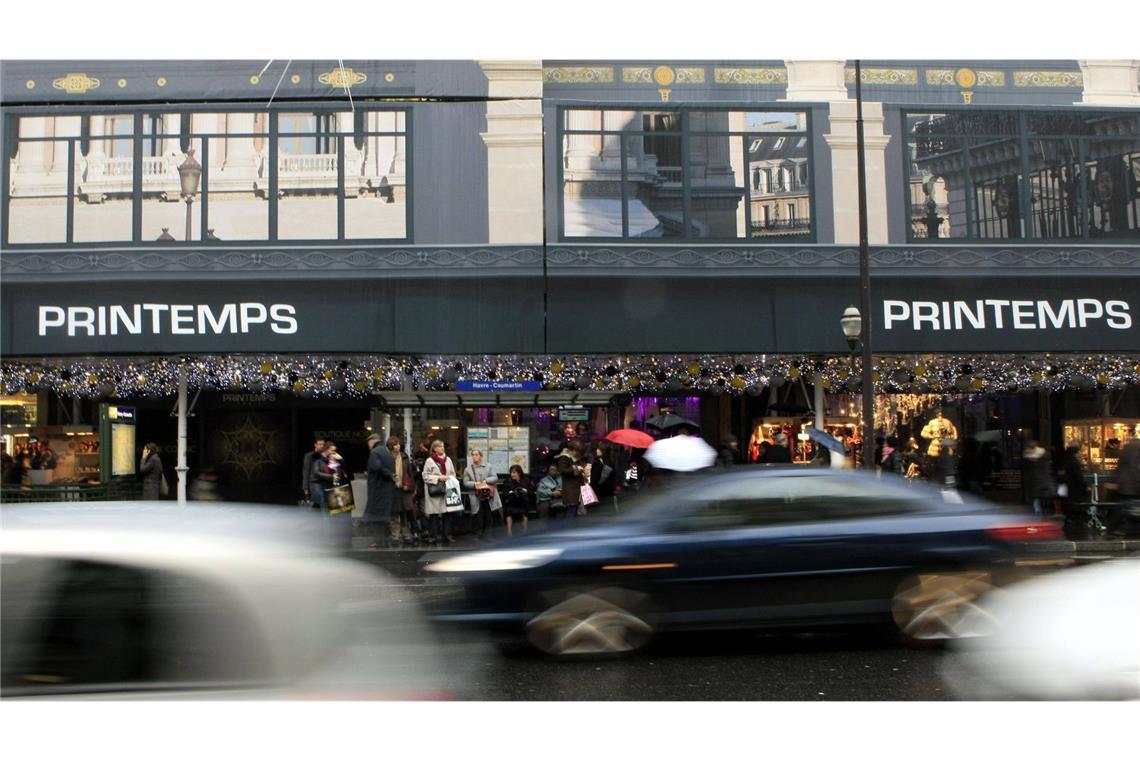 Einbrecher erbeutet in Pariser Luxuskaufhaus Schmuck im Wert von rund 300.000 Euro Das Kaufhaus Le Printemps in Paris ist von einem Einbrecher heimgesucht worden.