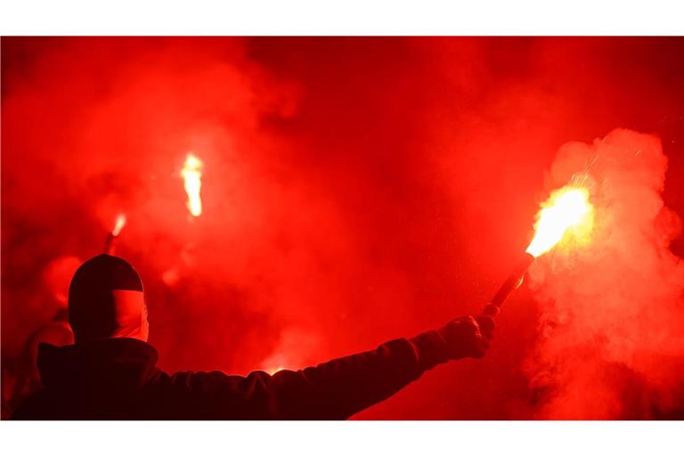 Das Kind wurde durch Pyros schwer verletzt. (Symbolbild)