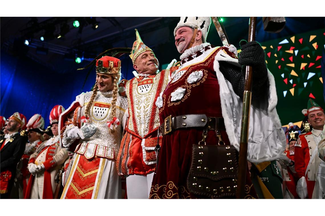 Das Kölner Dreigestirn besteht aus Prinz, Bauer und Jungfrau (Archivbild).