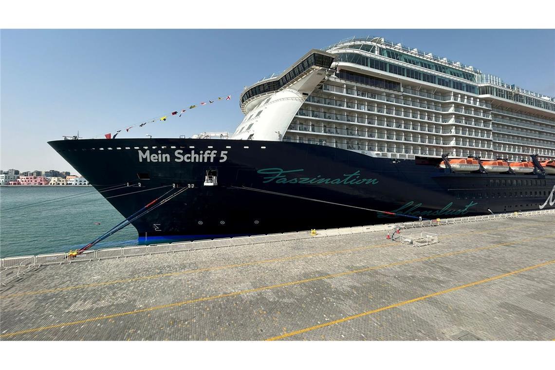 Das Kreuzfahrtschiff "Mein Schiff 5" konnte die Straße von Hormus passieren