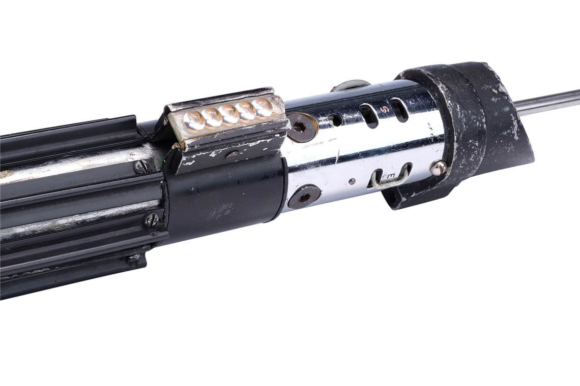 "Star Wars": Darth Vaders Lichtschwert wird versteigert Das legendäre Lichtschwert von "Star Wars"-Bösewicht Darth Vader wird im September in Los Angeles versteigert.