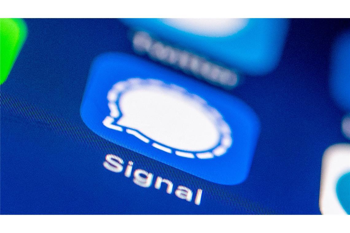 Chefin der Signal-App droht mit Rückzug aus Europa Das Logo des Messenger Dienstes Signal auf einem Smartphone