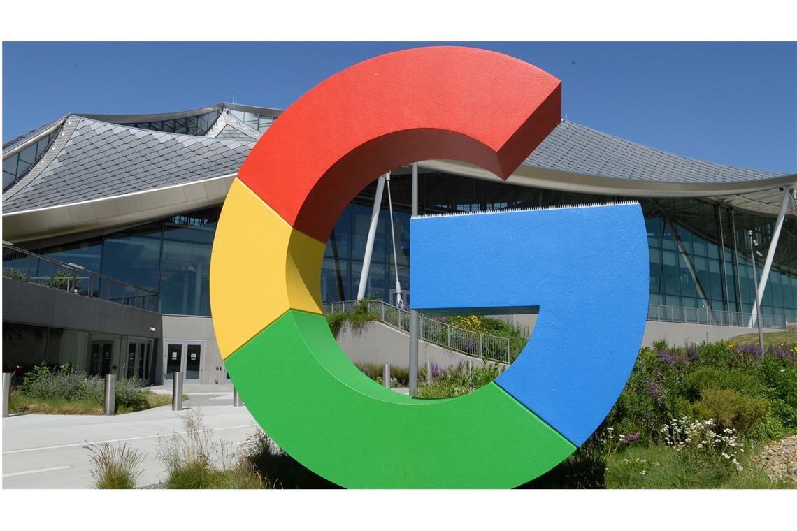 Google benennt Golf von Mexiko für US-Nutzer in „Golf von Amerika“ um Das Logo von Google ist an einem Gebäude der Konzernzentrale zu sehen (Archivbild).